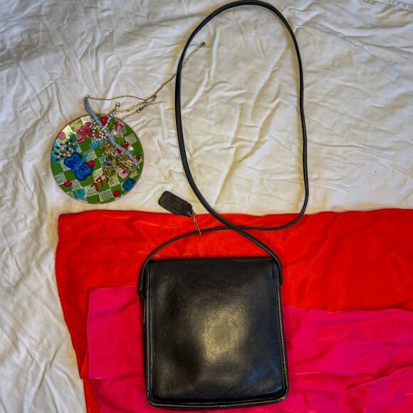 🖤 Classic VTG COACH 3105 Black Leather Pocket Purse Brass Turnlock Crossbody - Picture 15 of 15